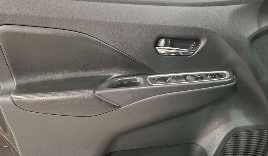 Nissan Versa 1.6 PLATINUM CVT Sedan 2020