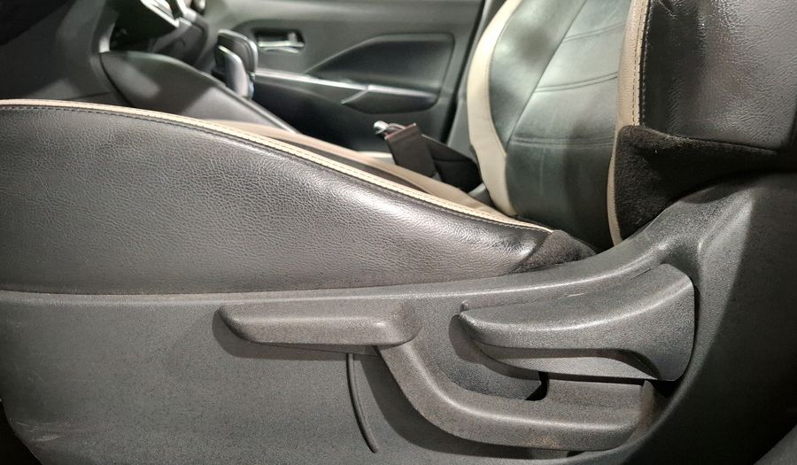 Nissan Versa 1.6 PLATINUM CVT Sedan 2020