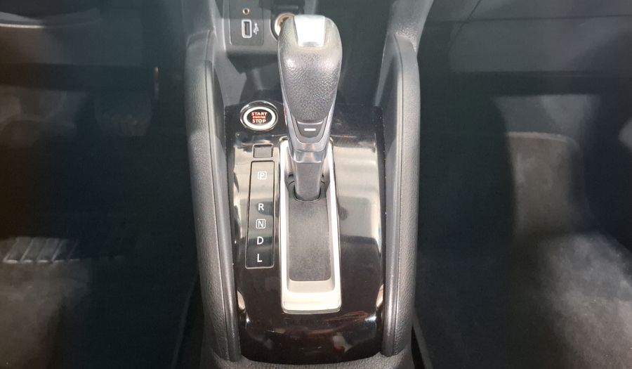Nissan Versa 1.6 PLATINUM CVT Sedan 2020