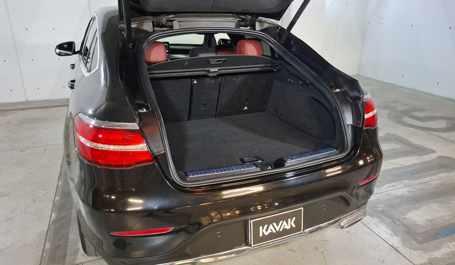 Mercedes Benz Clase Glc 2.0 GLC 300 COUPE AVANTGARDE AUTO 4WD Suv 2019