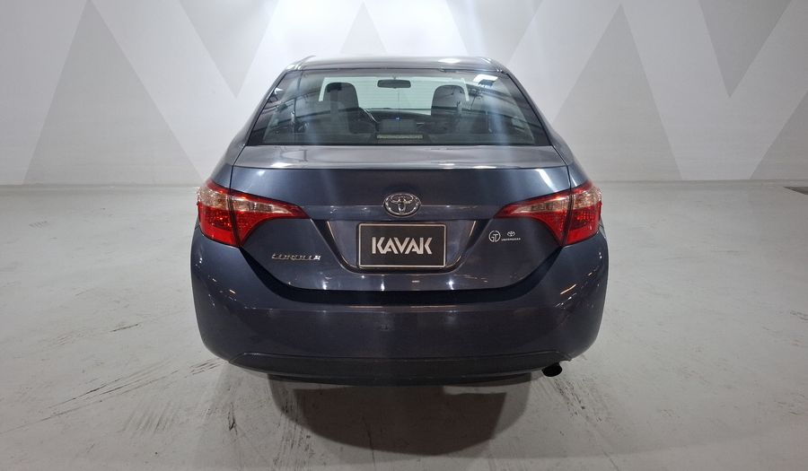 Toyota Corolla 1.8 BASE MT Sedan 2017