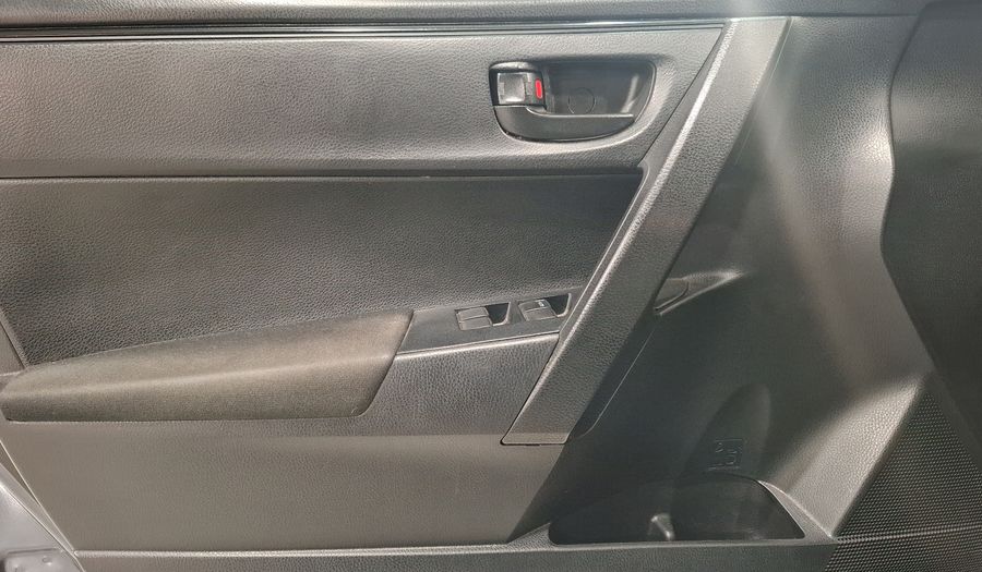 Toyota Corolla 1.8 BASE MT Sedan 2017