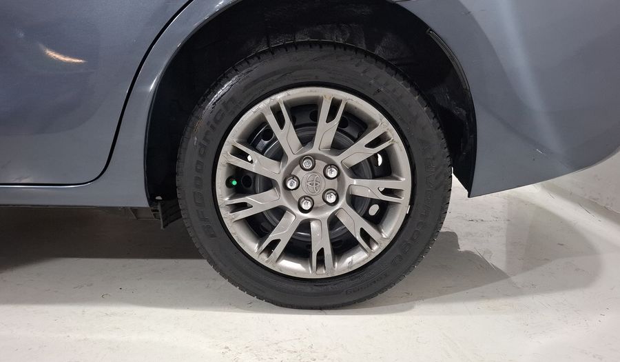 Toyota Corolla 1.8 BASE MT Sedan 2017