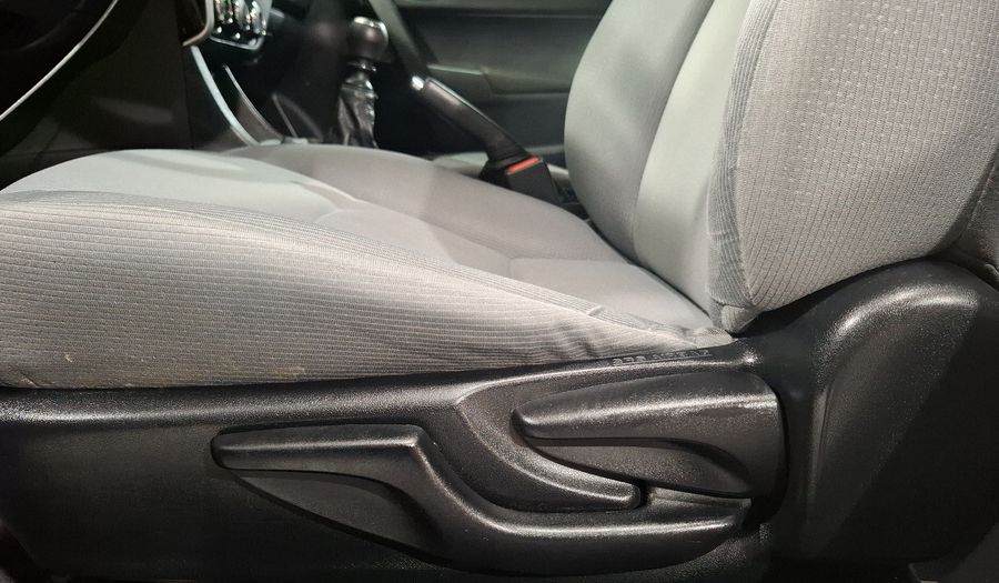 Toyota Corolla 1.8 BASE MT Sedan 2017