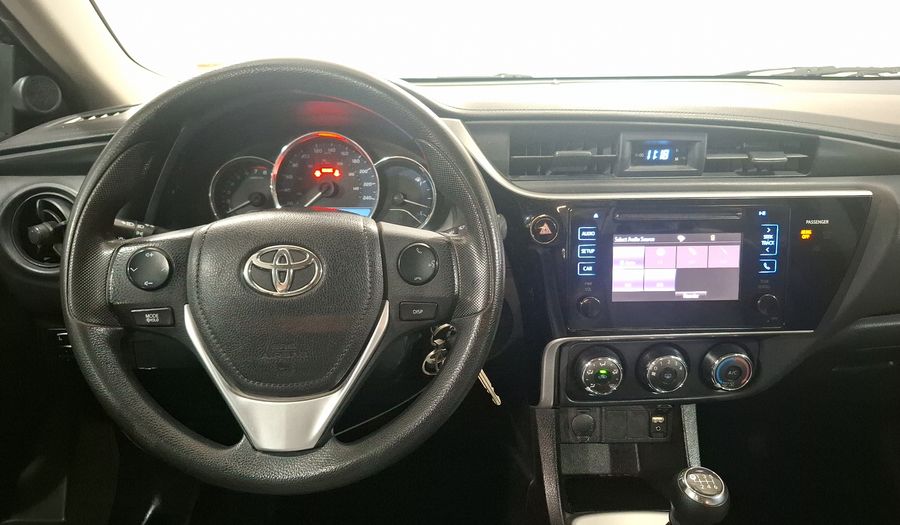 Toyota Corolla 1.8 BASE MT Sedan 2017