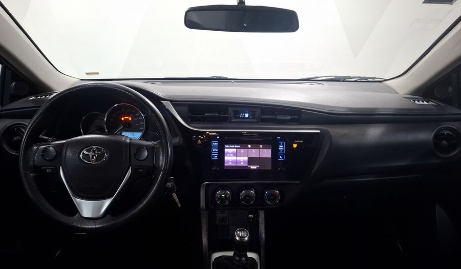 Toyota Corolla 1.8 BASE MT Sedan 2017