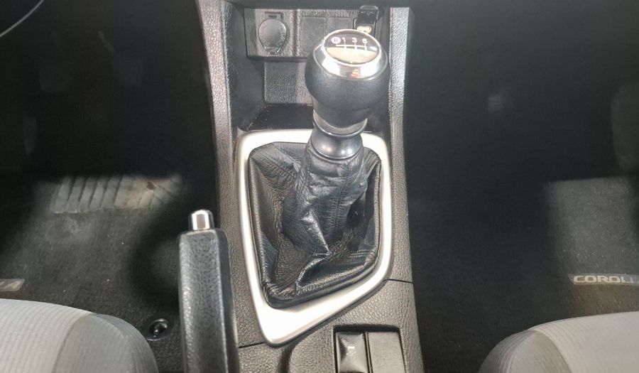 Toyota Corolla 1.8 BASE MT Sedan 2017