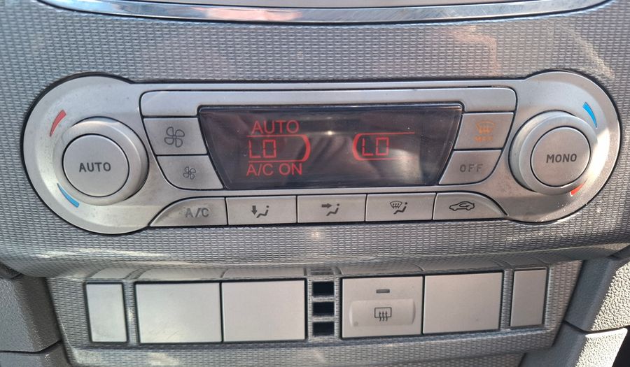 Ford Focus Ii 2.0 GHIA Hatchback 2012