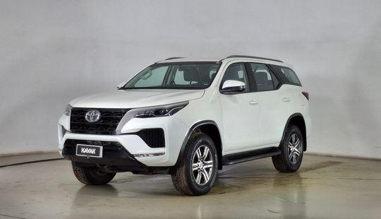 Toyota • Fortuner