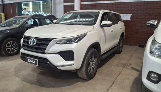 Toyota • Fortuner