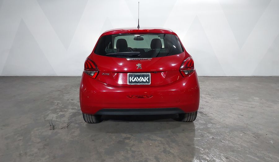 Peugeot 208 1.6 FELINE AT Hatchback 2017