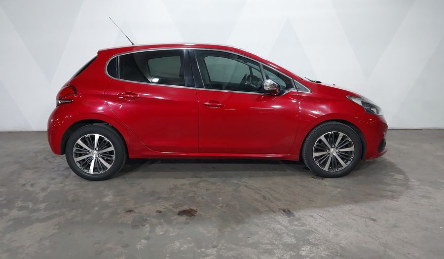 Peugeot 208 1.6 FELINE AT Hatchback 2017