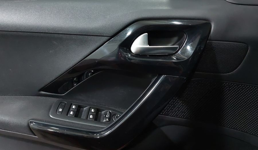 Peugeot 208 1.6 FELINE AT Hatchback 2017