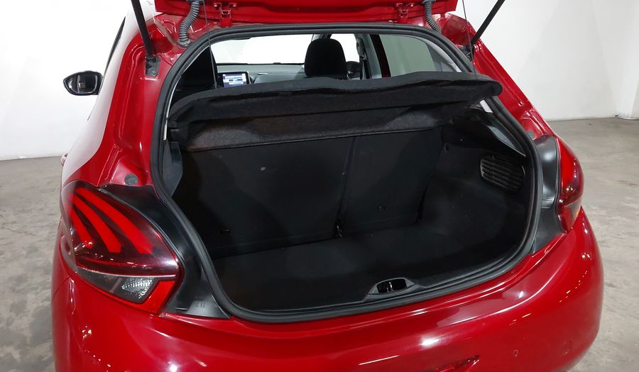 Peugeot 208 1.6 FELINE AT Hatchback 2017