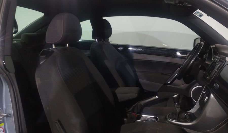 Volkswagen Beetle 2.5 SOUND Hatchback 2018