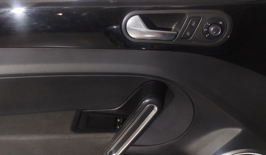 Volkswagen Beetle 2.5 SOUND Hatchback 2018