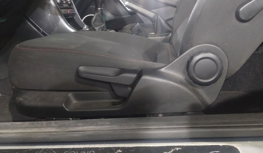 Volkswagen Beetle 2.5 SOUND Hatchback 2018