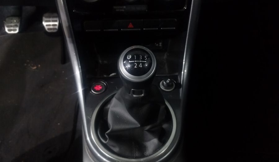 Volkswagen Beetle 2.5 SOUND Hatchback 2018