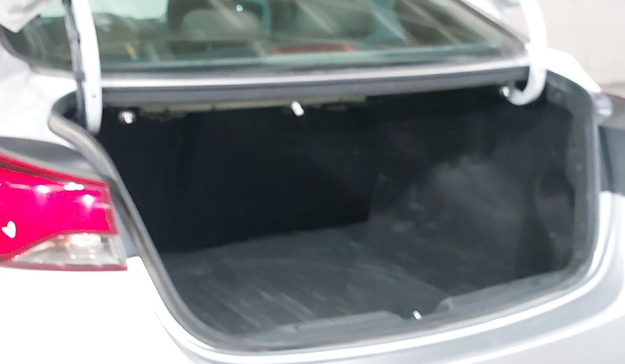 Hyundai Elantra 1.8 GLS PREMIUM AT Sedan 2015