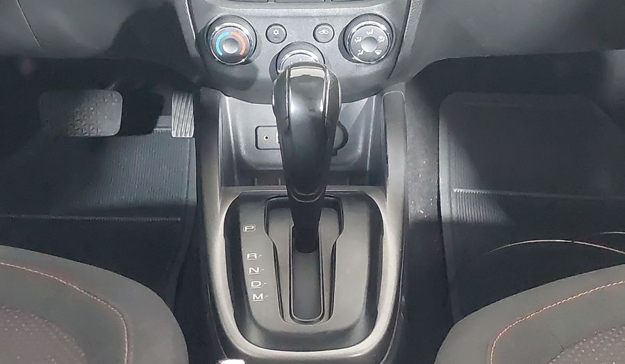 Chevrolet Onix MPFI LT Hatchback 2016