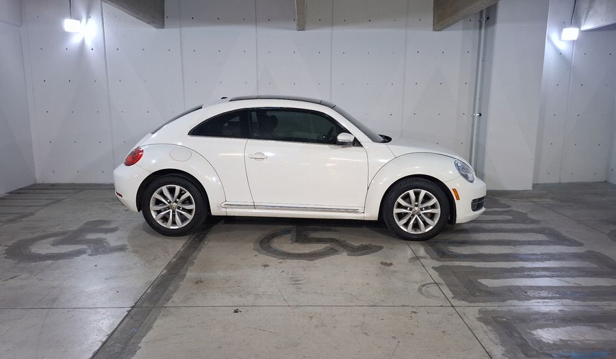 Volkswagen Beetle 2.5 SPORT MT Hatchback 2013