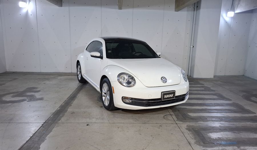 Volkswagen Beetle 2.5 SPORT MT Hatchback 2013