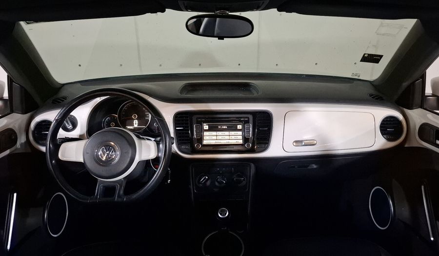 Volkswagen Beetle 2.5 SPORT MT Hatchback 2013