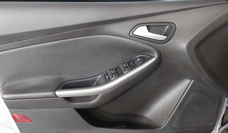 Ford Focus SE SEDAN POWERSHIFT Sedan 2015