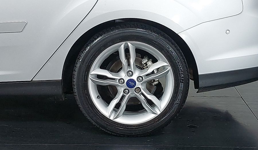 Ford Focus SE SEDAN POWERSHIFT Sedan 2015