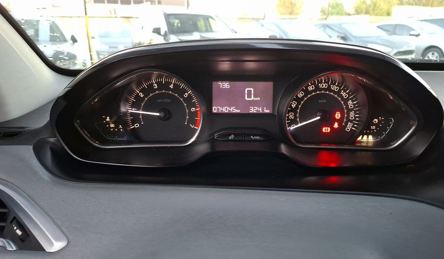 Peugeot 208 1.5 ALLURE TOUCHSCREEN Hatchback 2016