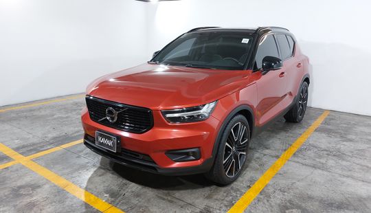 Volvo • XC40
