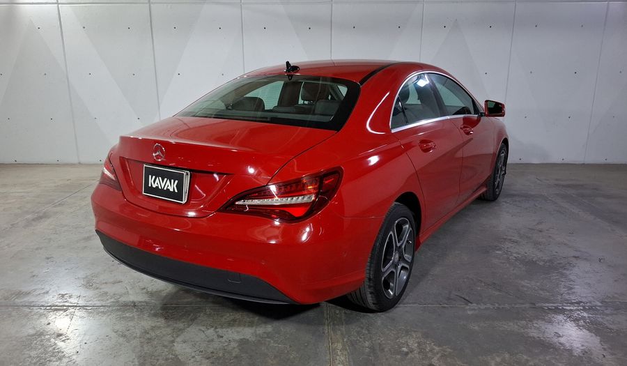 Mercedes Benz Clase Cla 1.6 CLA 200 SPORT AT Coupe 2017