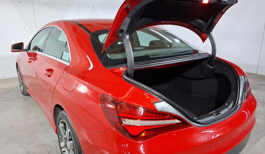 Mercedes Benz Clase Cla 1.6 CLA 200 SPORT AT Coupe 2017