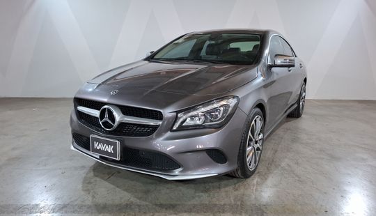 Mercedes Benz • Clase CLA