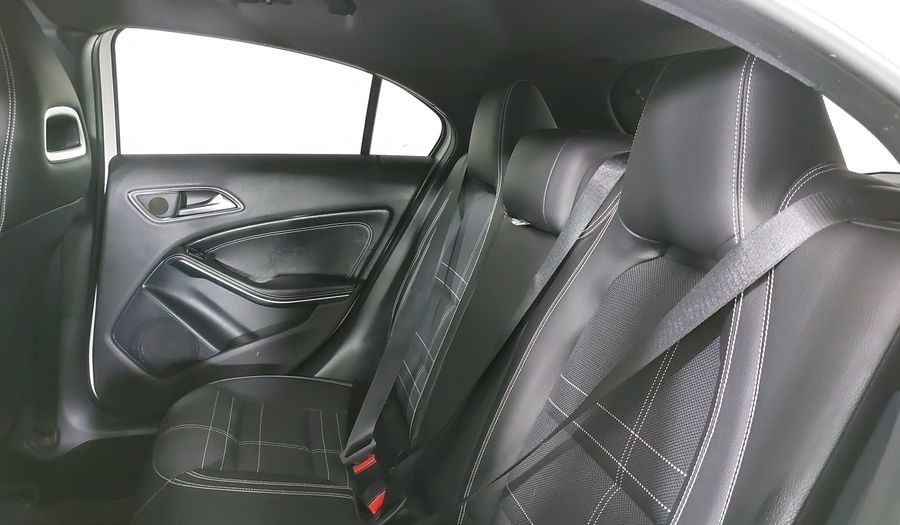 Mercedes Benz Clase A 1.6 200 CGI 7G-DCT Hatchback 2014