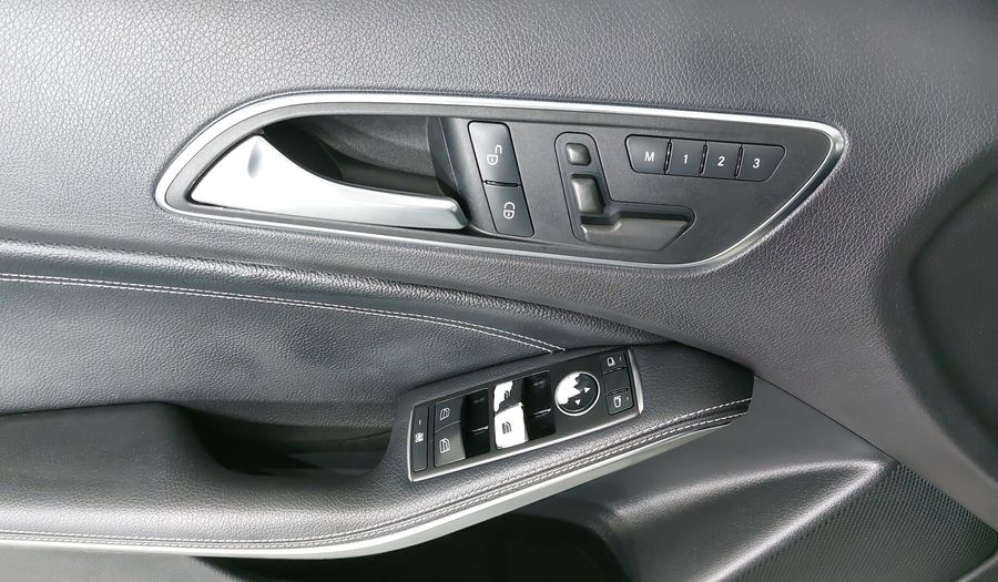 Mercedes Benz Clase A 1.6 200 CGI 7G-DCT Hatchback 2014