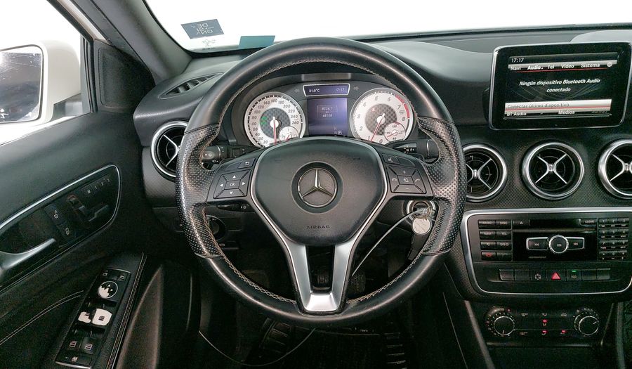 Mercedes Benz Clase A 1.6 200 CGI 7G-DCT Hatchback 2014