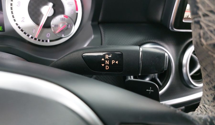 Mercedes Benz Clase A 1.6 200 CGI 7G-DCT Hatchback 2014