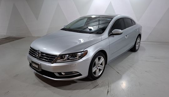 Volkswagen • Passat