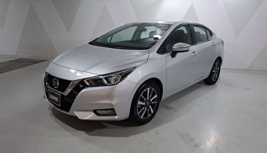 Nissan • Versa