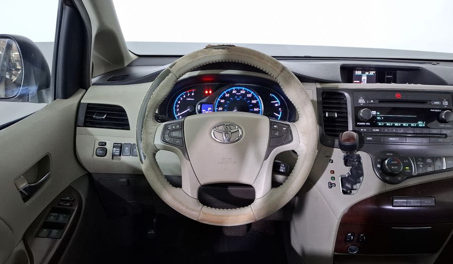 Toyota Sienna 3.5 XLE PIEL AT Minivan 2012