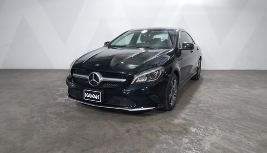 Mercedes Benz • Clase CLA