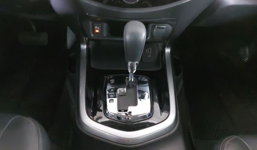 Nissan Frontier 2.5 PLATINUM LE AUTO Pickup 2022