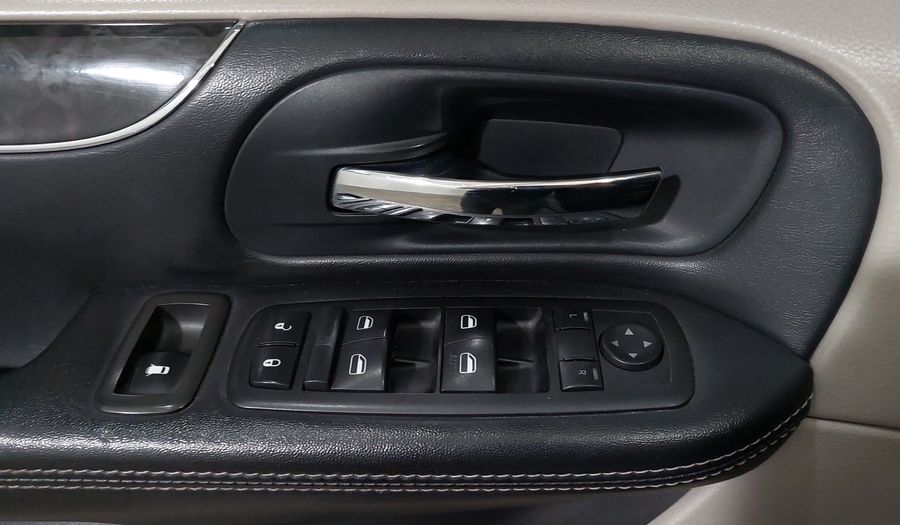 Chrysler Town & Country 3.6 TOURING Minivan 2014
