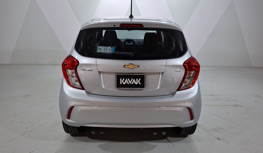 Chevrolet Spark 1.4 LTZ C MT Hatchback 2016