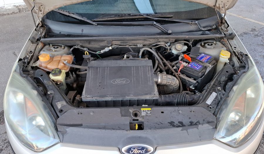 Ford Fiesta 1.6 AMBIENTE PLUS Hatchback 2011