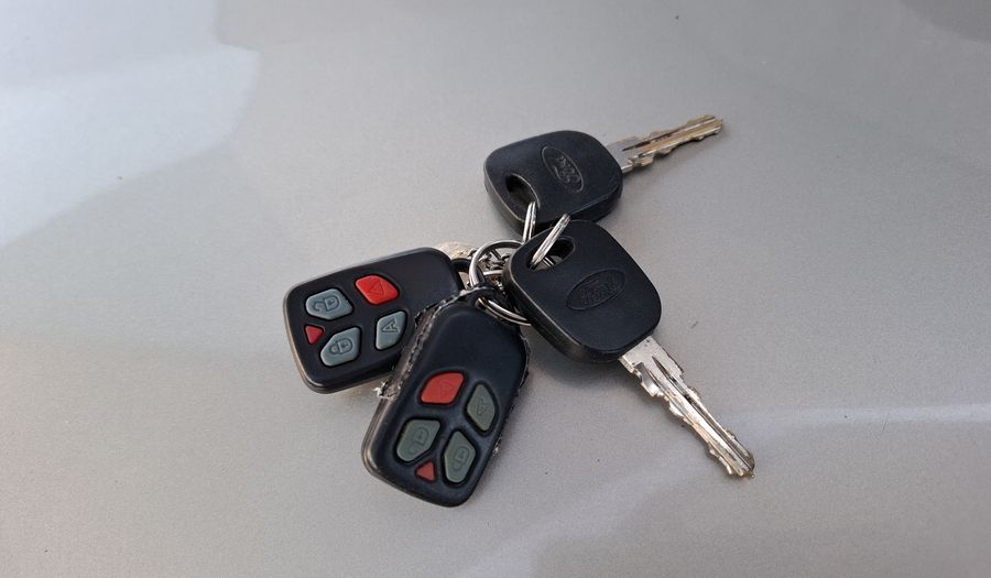 Ford Fiesta 1.6 AMBIENTE PLUS Hatchback 2011