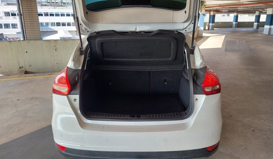 Ford Focus SE PLUS Hatchback 2017