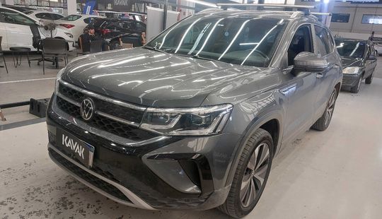 Volkswagen • Taos