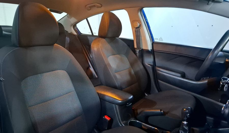 Kia Forte 2.0 L MT Sedan 2017
